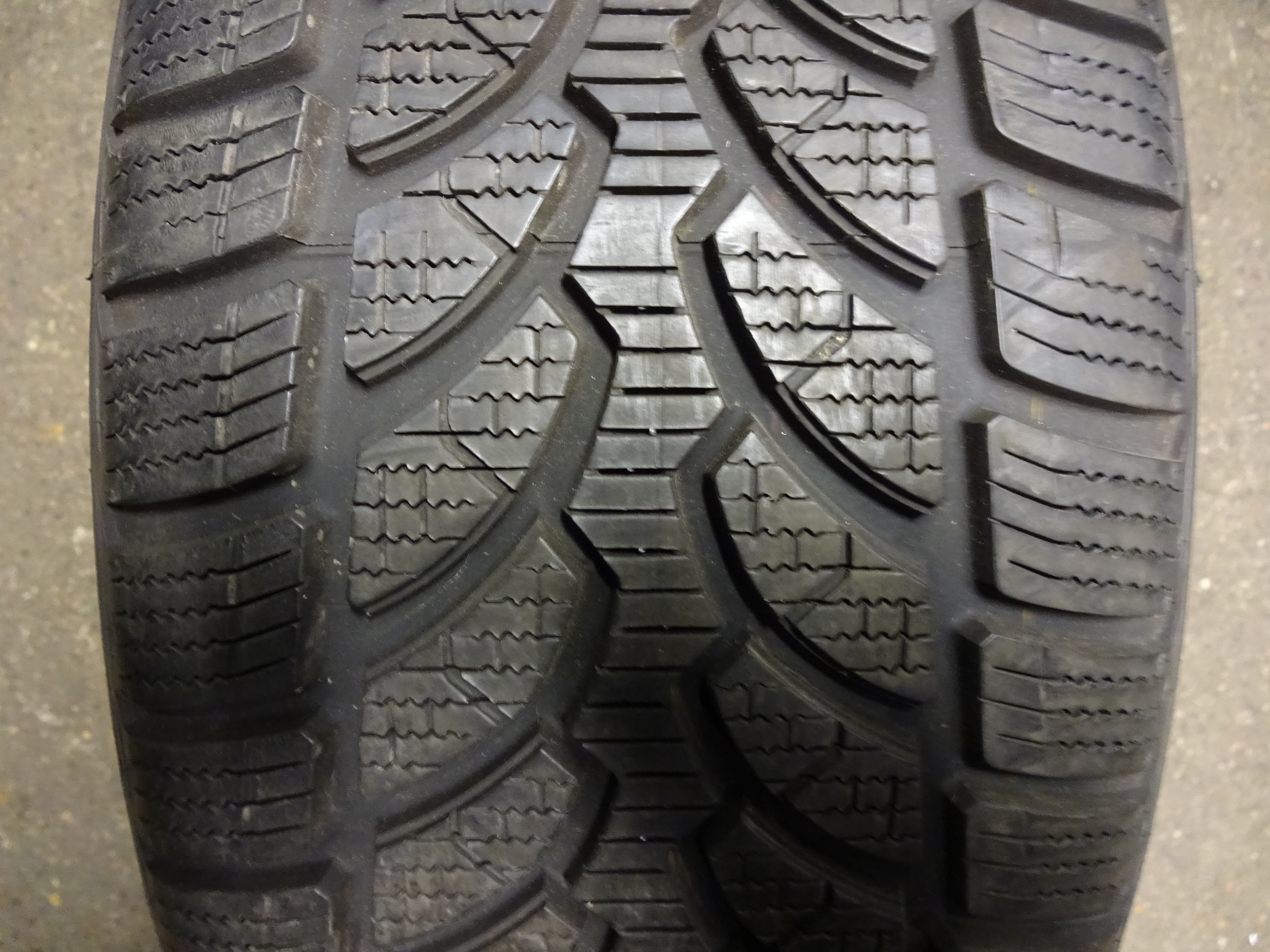 1 Winterreifen Bridgestone Blizzak LM-32 * RSC M+S 225/50 R17 94H E2409